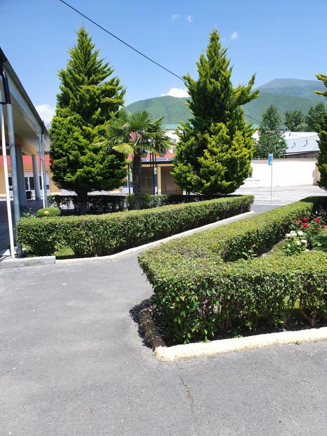 Sheki Avtovagzal Motel Exteriör bild