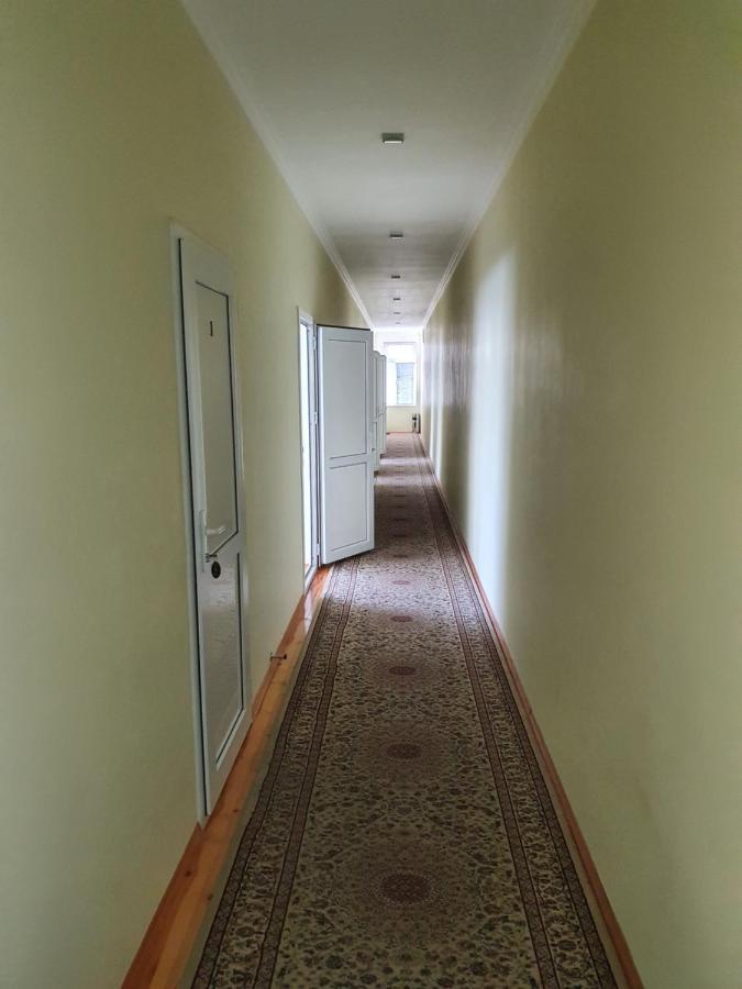 Sheki Avtovagzal Motel Exteriör bild