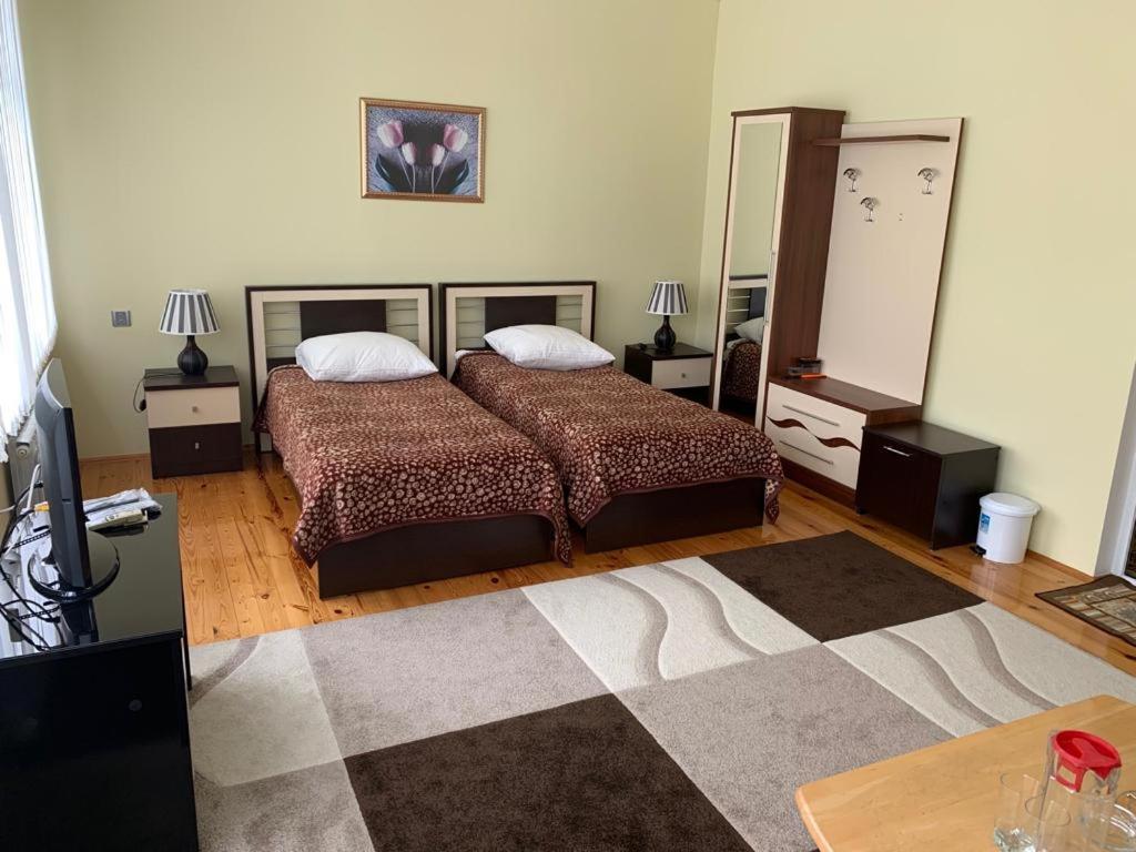 Sheki Avtovagzal Motel Exteriör bild