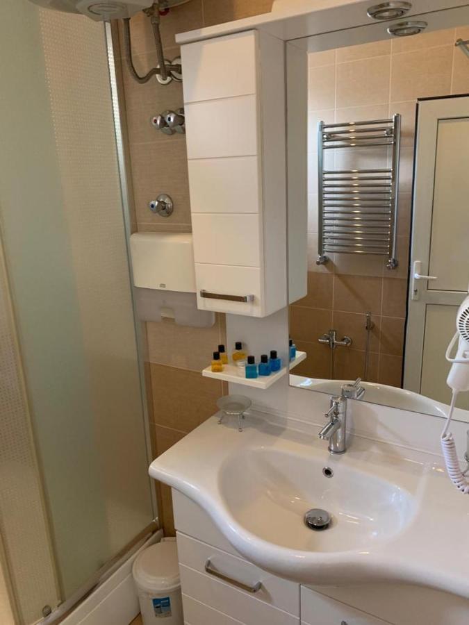 Sheki Avtovagzal Motel Exteriör bild
